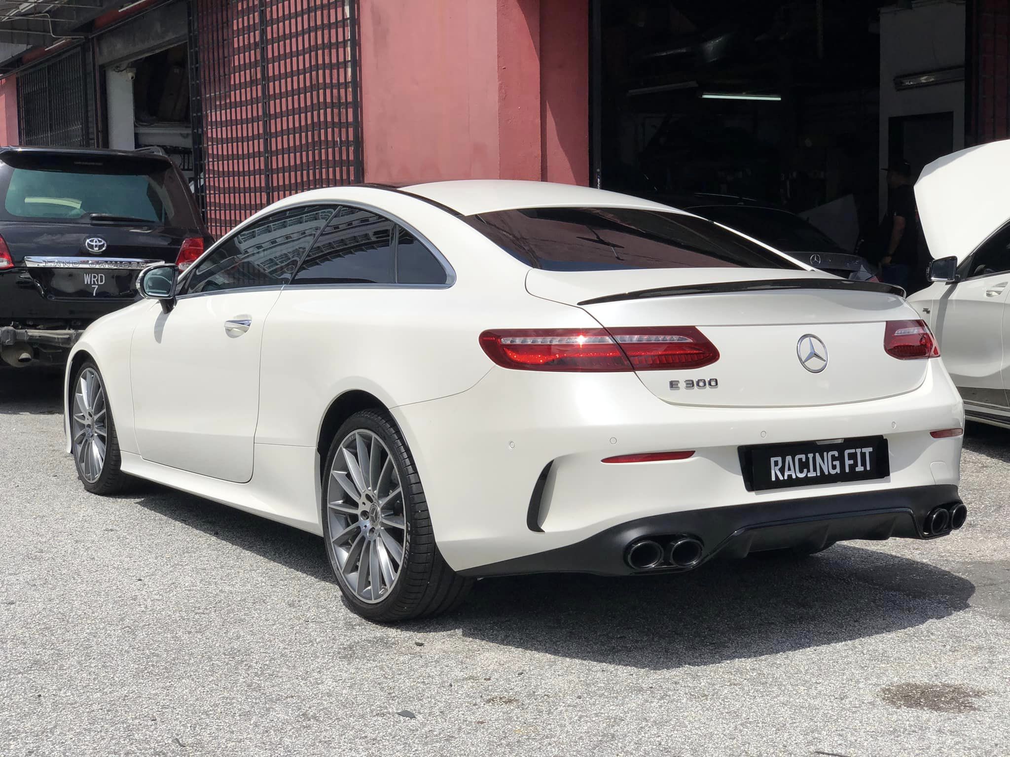 W238 E CLASS COUPE C238 E53 BODYKIT CONVERSION